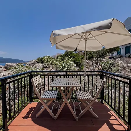 Agnanti Studios Меис