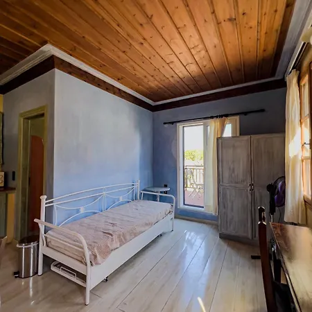 Agnanti Appartement *